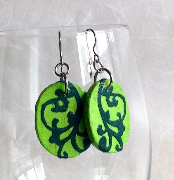 Green Hanji Paper Earrings Dangle Lime Green Emerald Earrings Swirl Design Hypoallergenic hooks Lightweight Ear rings Spring Jewelry