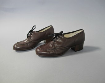 1960s dark brown lace up leather oxfords