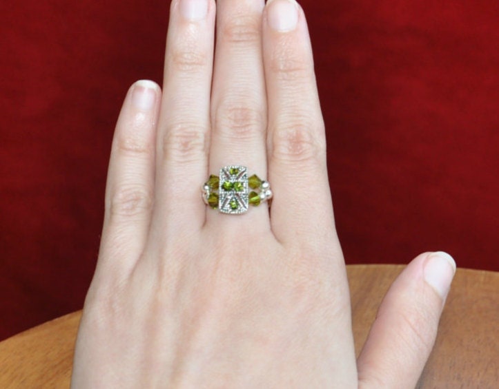 Swarovski Crystal Stretch Ring Green Size Large