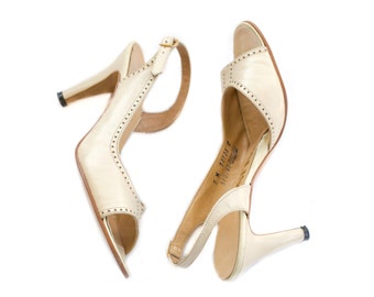 1970s cream sling back peep toe heels from DeLiso SIZE 7M