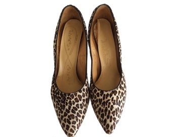 Vintage Kitten Heels - Womens Size 7 - 1960s Shoes Capezio Leopard Print Heels - Pointed Toe Leopard Kitten Heels
