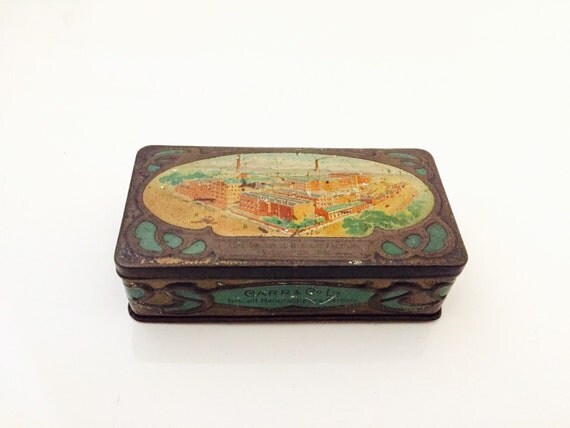 Vintage Carr And Co Ltd Biscuit Manufacturers Carlisle tin.