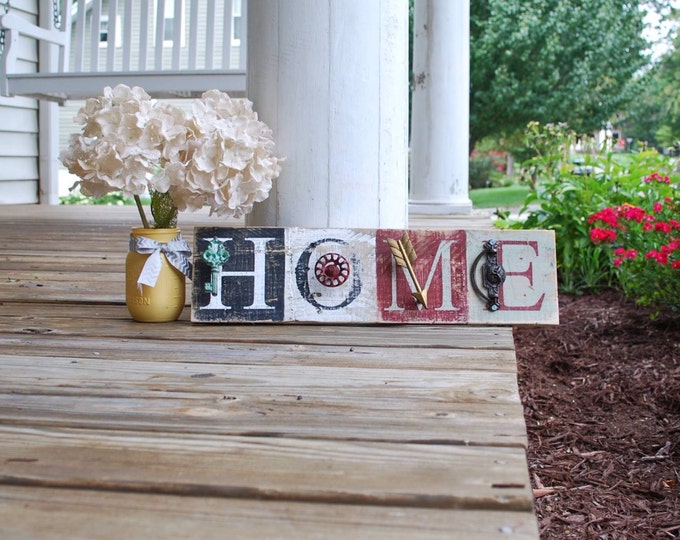 Home pallet sign. Rustic home decor, home, rustic, pallet signs, pallets, new home, farmhouse decor, home sweet home, housewarming gift idea
