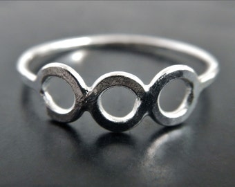 Sterling Silver Circle Stacking Ring - Minimalist Ring - Simple Silver Ring - Hammered Silver - Delicate Silver Ring - Thin Silver Ring