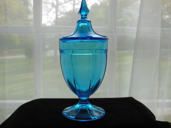 Fenton Art Glass: Candy jar in Blue with lid