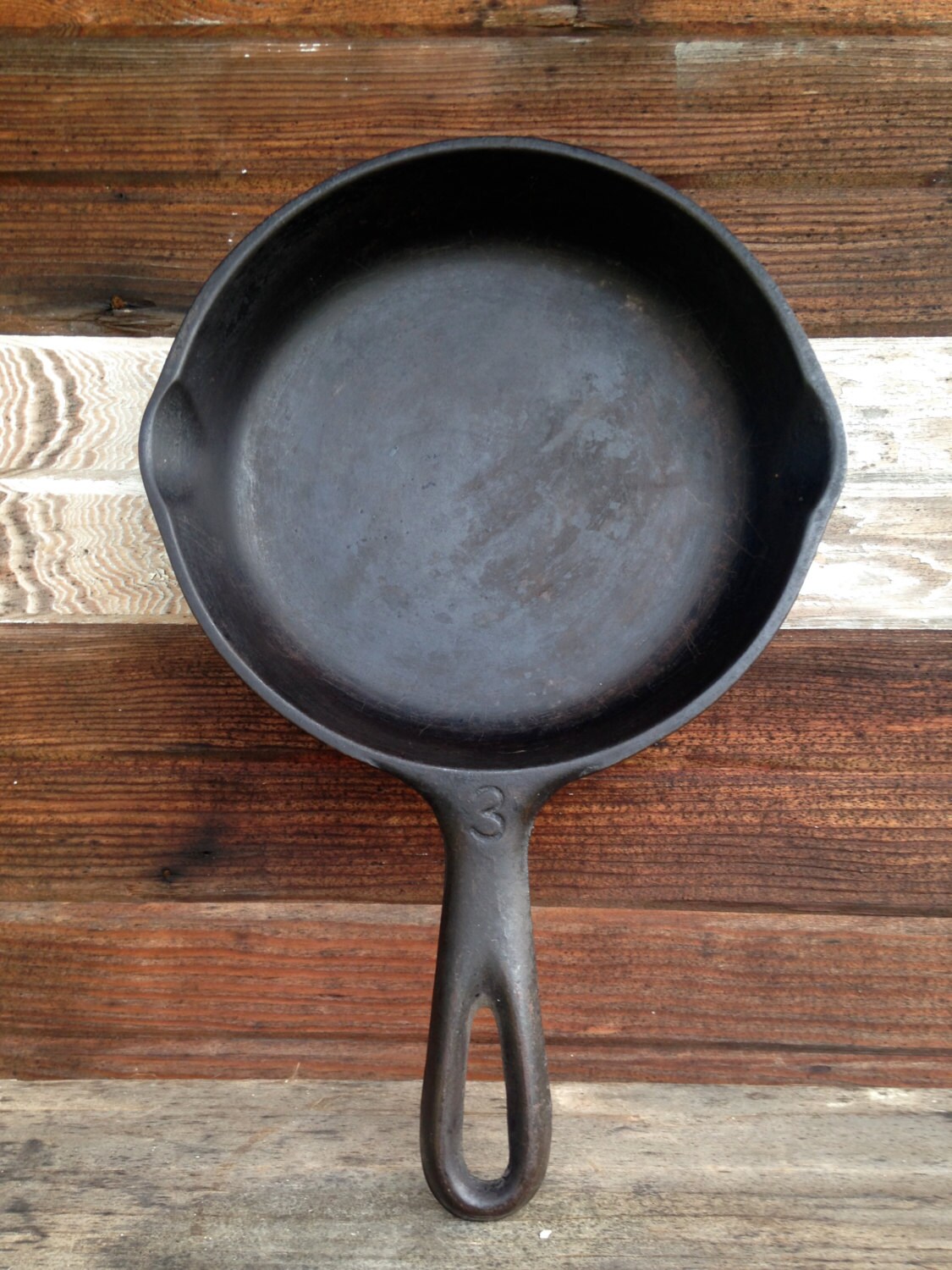 vollrath cast iron dating Vintage vollrath no 8 (unmarked) cast iron skillet with pour spouts 1930's- 1940's identifiable vollrath traits consistent with this time period are the number 8 located at 3 o clock on the bottom. vollrath cast iron dating Vintage vollrath no 8 (unmarked) cast iron skillet with pour spouts 1930's- 1940's identifiable vollrath traits consistent with this time period are the number 8 located at 3 o clock on the bottom.