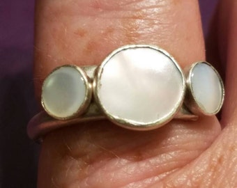Mother of pearl and sterling silver bezel setting ring