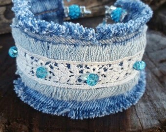 Çift Kıvırcık Denim Cuff Bilezik ve Boncuklu Cam Oyukları ve Çakıl Killeri Boncuklu
