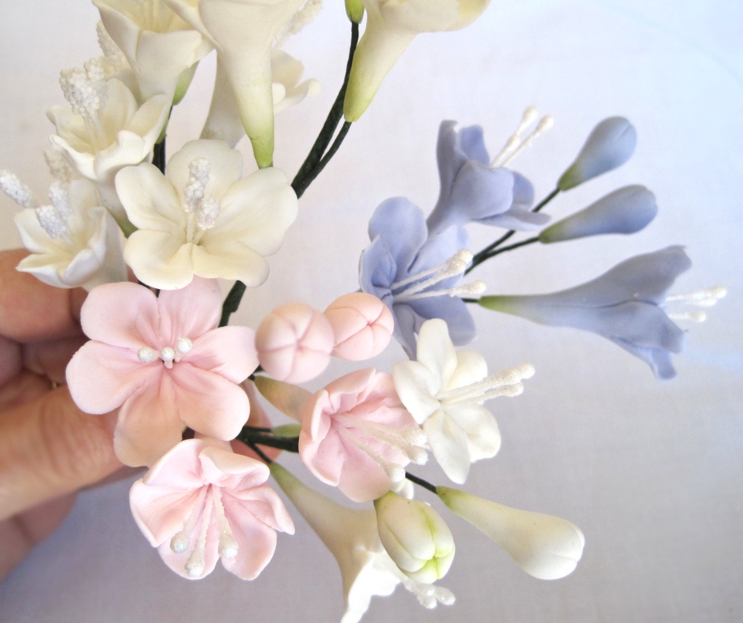 Stephanotis gum paste filler flowers sugar paste cake