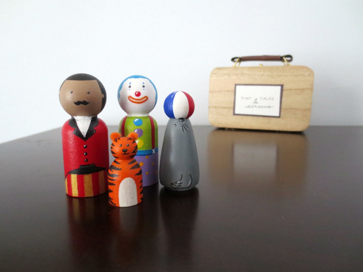 Peg Dolls & Carrying Case Handpainted Tiny by TinyTalesByBonnie