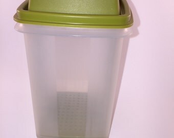 Vintage Tupperware Pickle Holder