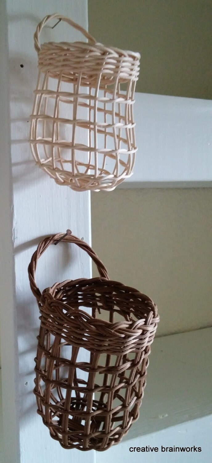 Garlic Baskets choose from 2 colors natural reed