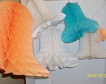 Lot Of 30 Vintage Honeycomb Paper Bells And One Ball
