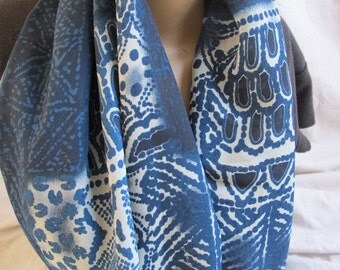 Blue Printed Infinity Scarf, Cowl, Circle Scarf, Loop Scarf, Fabric Scarf, Fabric Cowl, Lightweight Scarf, Lightweight Cowl, Summer Scarf