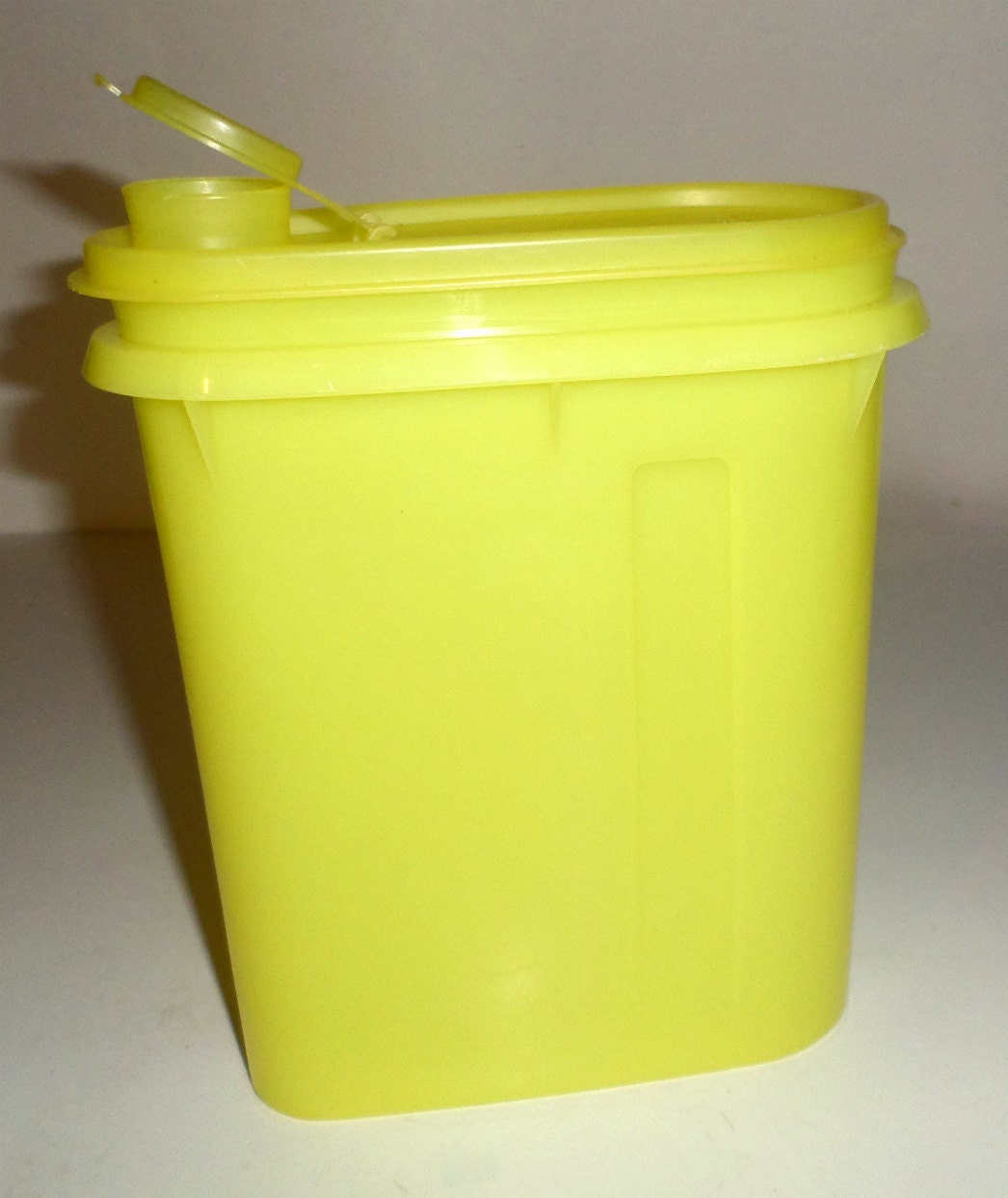 Vintage Tupperware Drink Container Small Drink Container