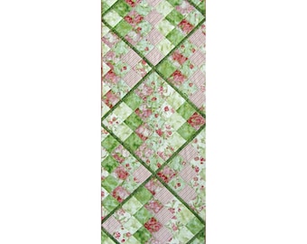 Quilted Table Runner, 4596-0, pink and green Table Runner, Pieced Table Runner, quilted table topper, quilted table decoration