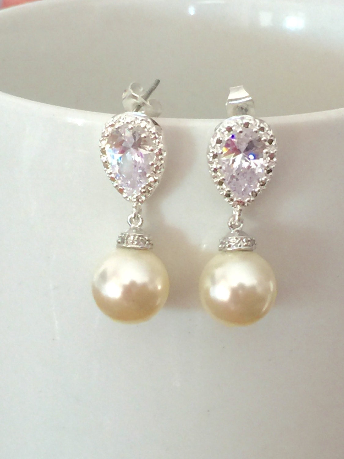 Pearl and crystal dangle earrings, swarovski pearl earrings, wedding jewelry, pearl earrings, bridal earrings
