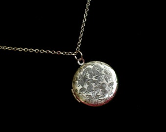 Antiqued Silver Floral Locket, Round Silver Flower Locket, Silver Plated Locket Pendant Necklace