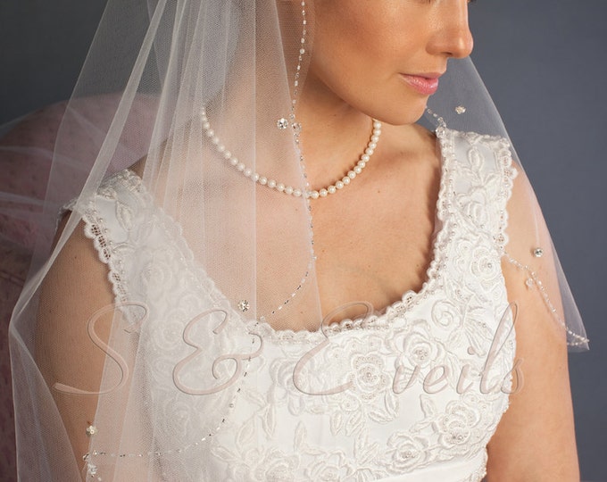 SALE//White color: CASCADING Veil with SCALLOPED edging and Swarovski Crystals, bridal veil, beaded veil, wedding veil