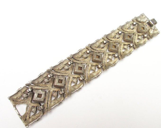 Wide Link Bracelet light Gold tone with Rhinestone Mid Century bangle