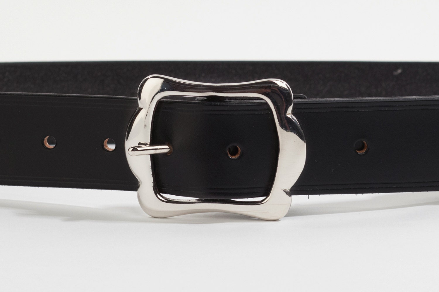 Black Bridle Leather Belt with 1.5 inch Scallop Buckle