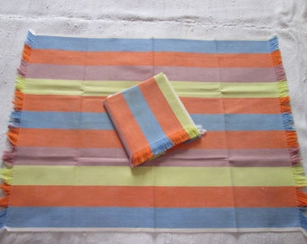 Vintage 2 towels safe / Vintage 2 dishes towels.