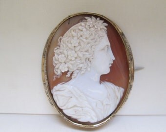 Vintage Victorian Large Cameo Brooch
