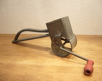 Vintage 1940s Mouli grater kitchen gadget - Made in England