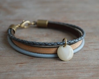 Earthy grey * Braided leather bracelet // womens leather bracelet // casual, modern, minimalist // gifts for her // fall winter trends