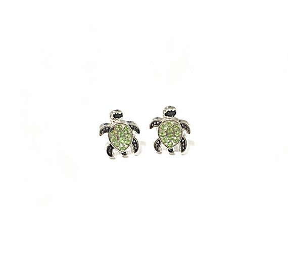 Green turtle earrings
