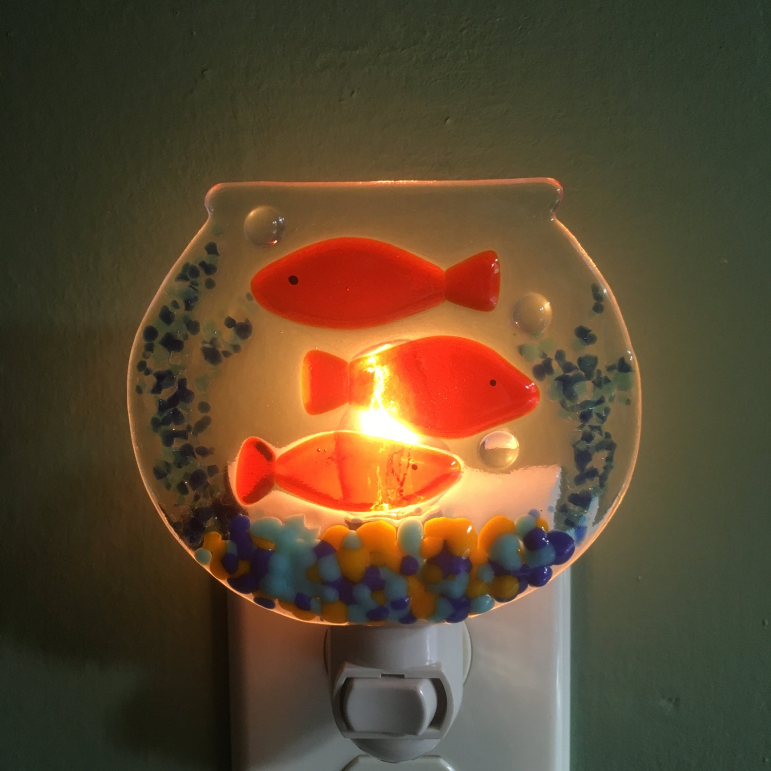 The Mystery Of Goldfish Sight At Night Solved! - lg68hxx