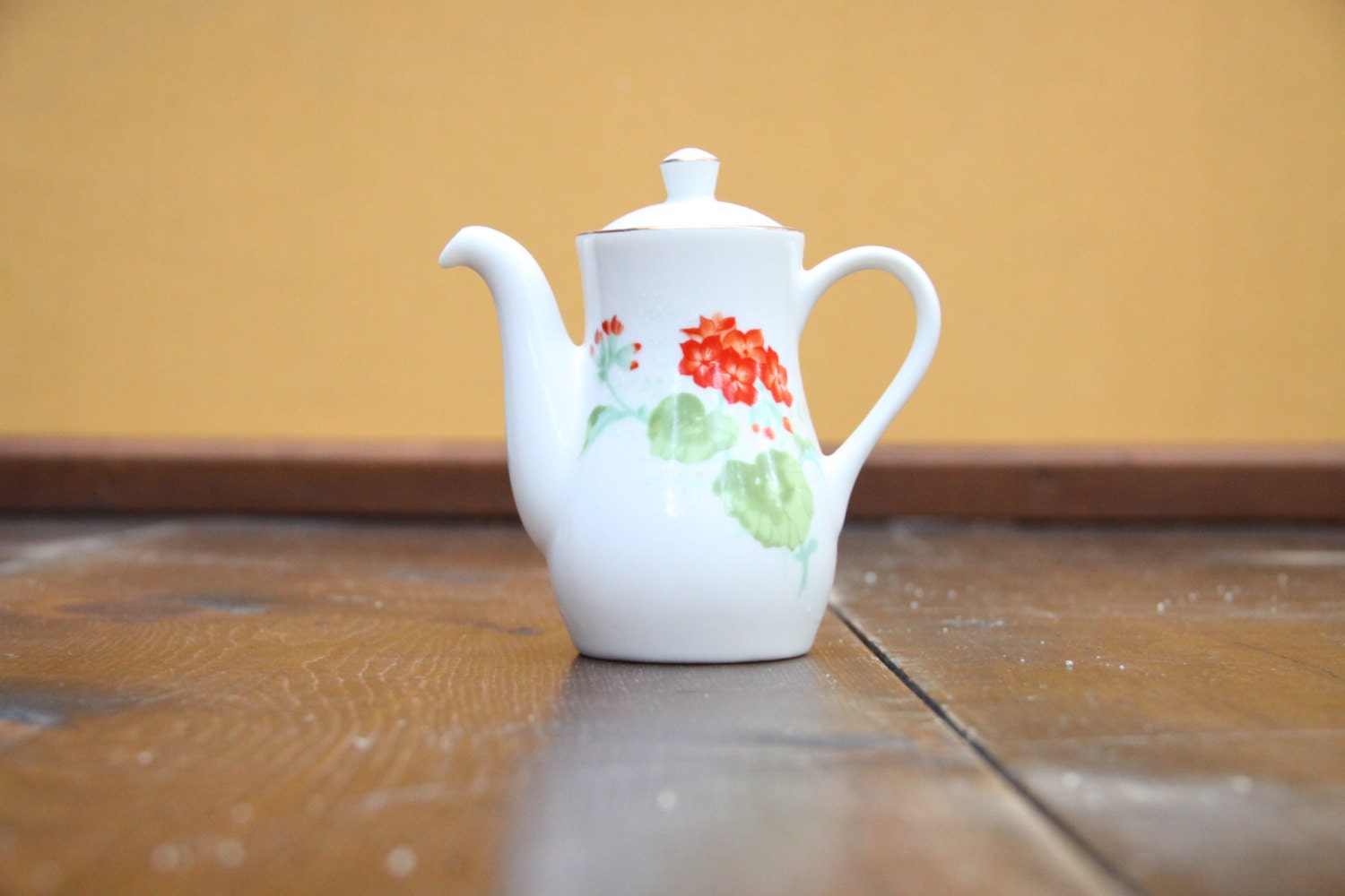 Tiny Red and Yellow Floral Teapot *CLEARANCE* Cute Retro Vintage