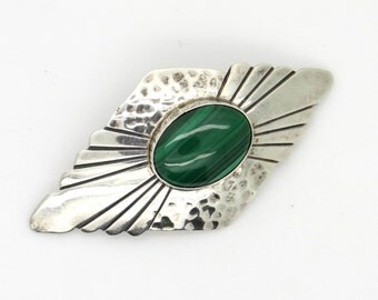Vintage Native American Navajo Sterling Silver Green Malachite DLF Brooch - Art Deco Style Artisan Jewellery - Hammered Silver Brooch