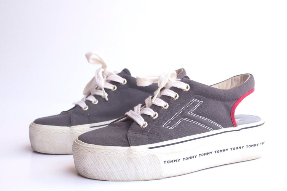 tommy hilfiger women's canvas sneakers