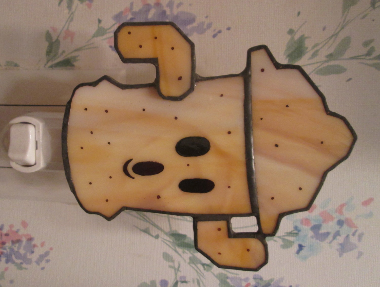 Lliod Night Light in Stained Glass Animal Crossing