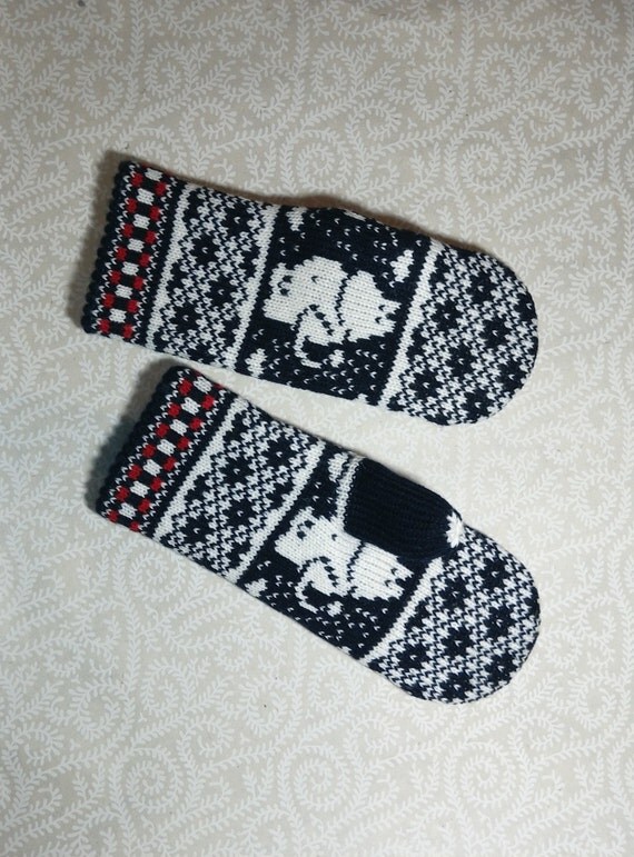 Items similar to Handmade adult mittens with moomin pattern on Etsy