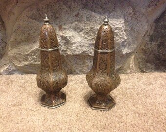 Vintage Salt n Pepper Shakers Metal