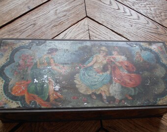 A French vintage tin box