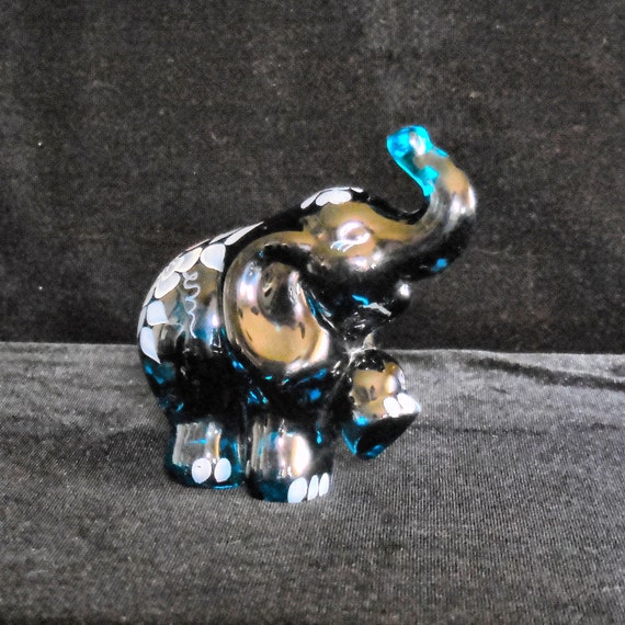fenton elephant figurine