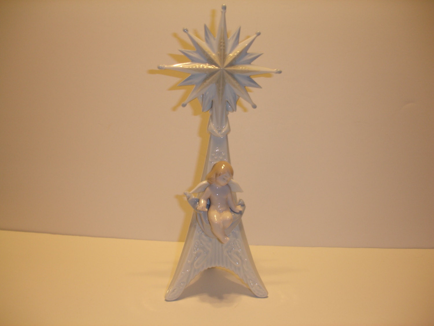 Lladro B06586 Angelic Light Candle Holder Angel Star Porcelain