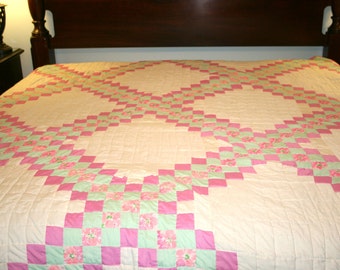 King Size Quilt//Block Quilt//Vintage King Size Quilt