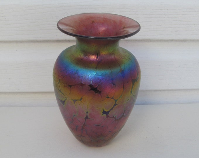 Vintage Iredescent Vase, handblown irredescent glass art vase, handmade artwork, colourful rainbow home decor piece, living room centrepiece