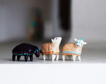 Choose Your Sheep Totem / Black Sheep / White Sheep / Tribal