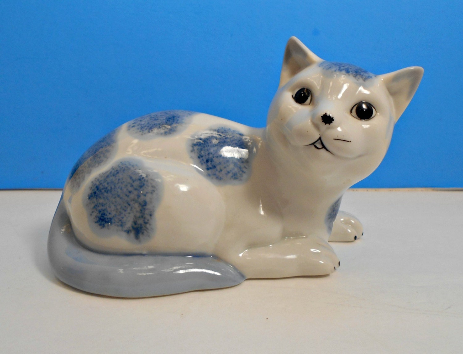 porcelain cat