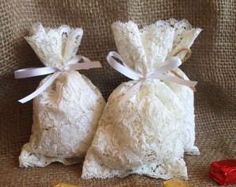 Lace favor bags, 20 bags, White Favor bags, wedding favors, lace bags, rustic favor bags, rustic chic favor bags, corded white lace favors