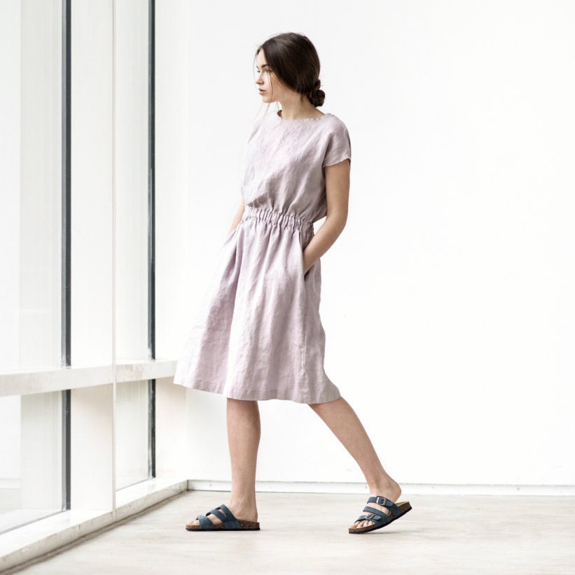 Basic linen dress with elastic waistband in ashes of rose