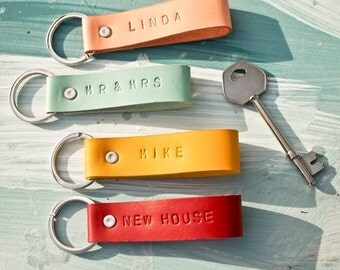 Personalised Leather Keyring, handmade leather keychain, Gift for her, Gifts for him, Fathers Day, Custom keychain, FREE UK Delivery