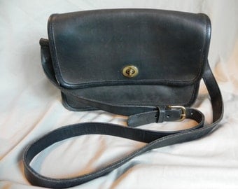 Vintage Black Leather Coach Purse Shoulder Bag 8043