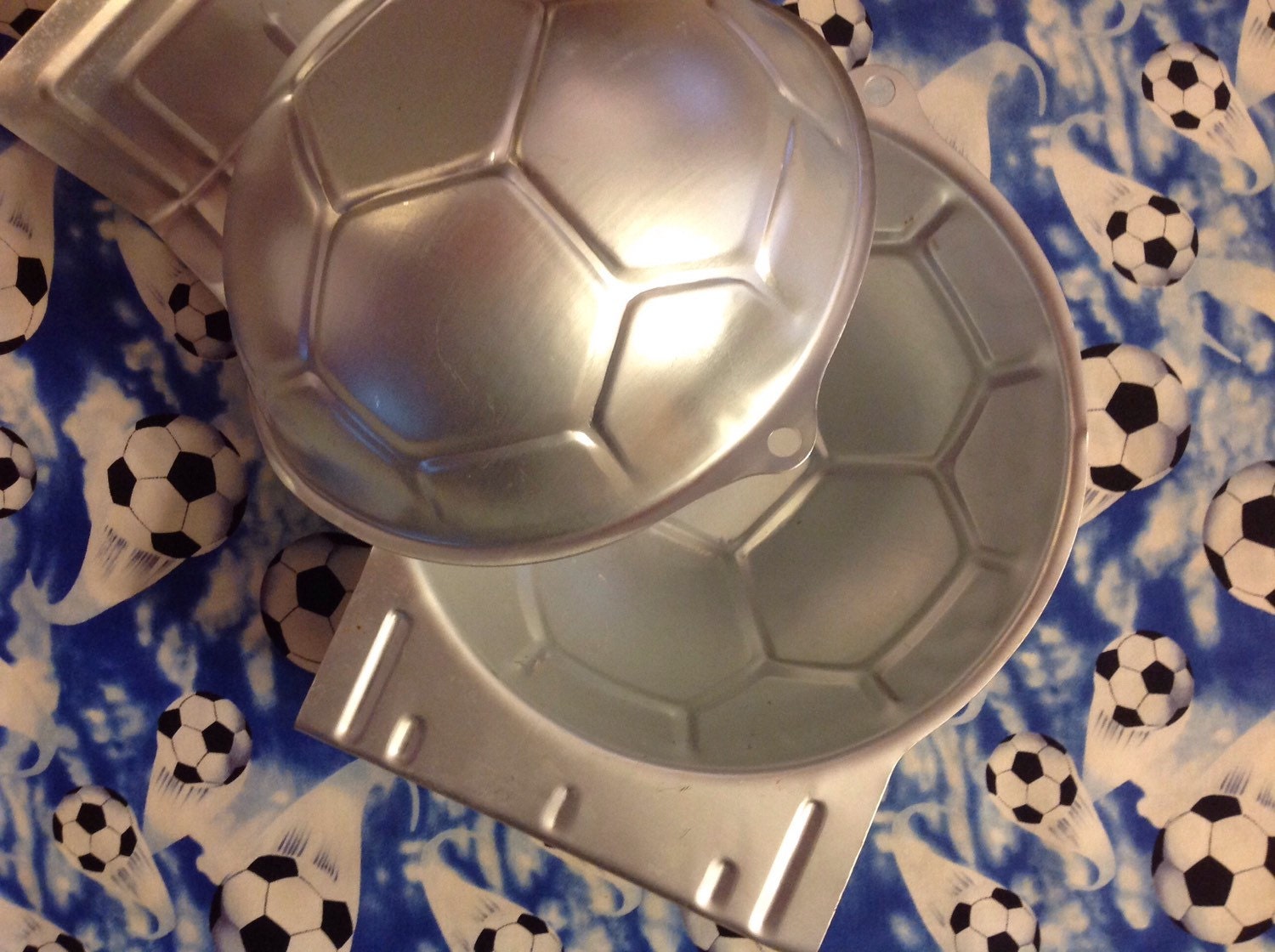 2 Wilton Soccer Ball cake baking pan