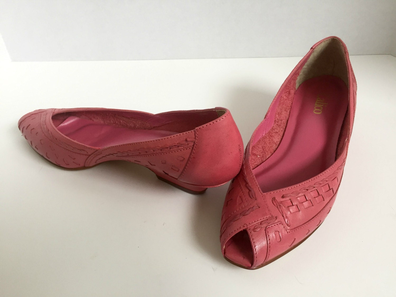Pink Kitten Heel Peep Toe Shoes// Brand by CarmellasVintage
